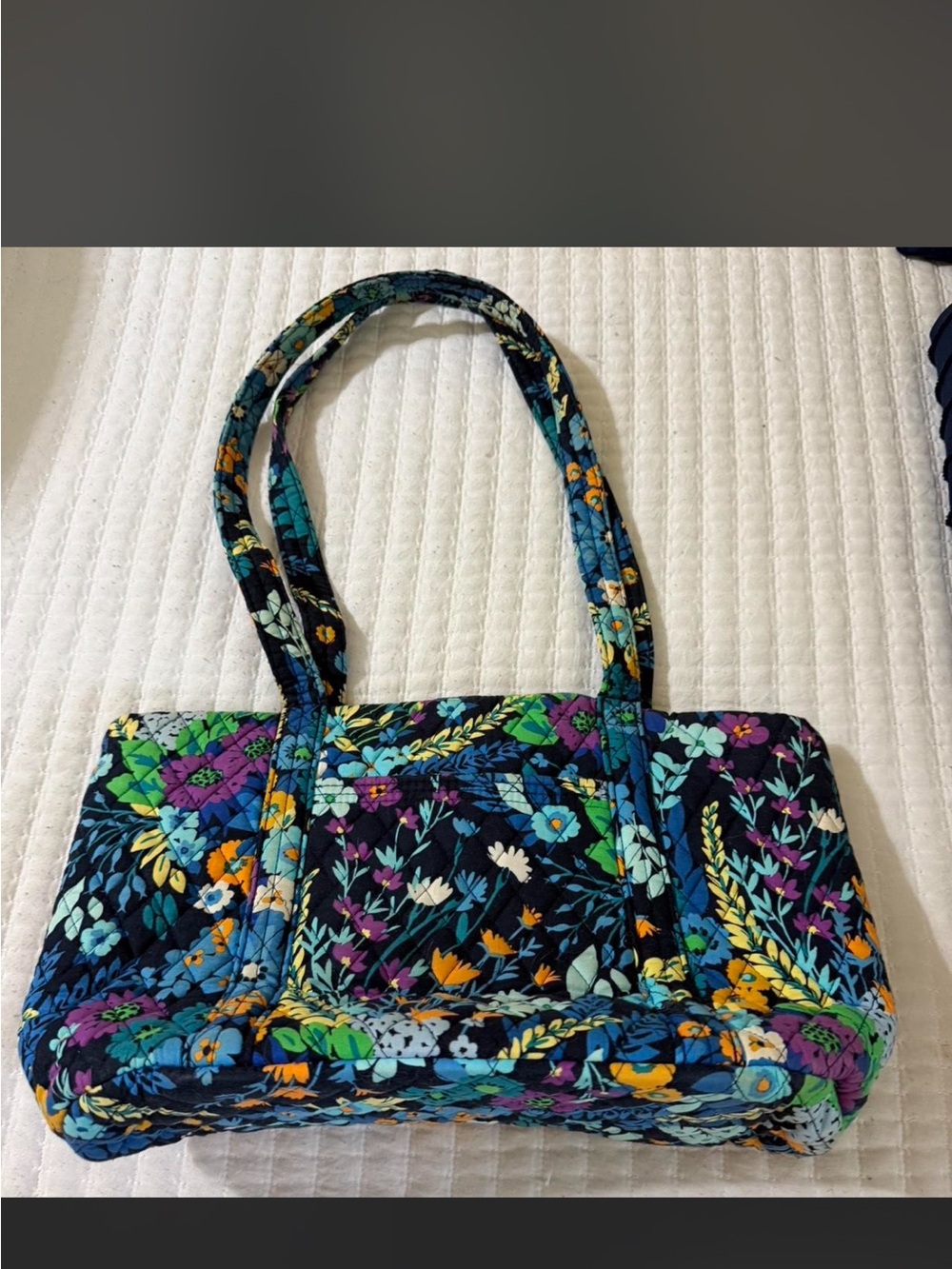 Vera Bradley tote In blue Floral Quilted Tote Handbag - Navy Multicolor